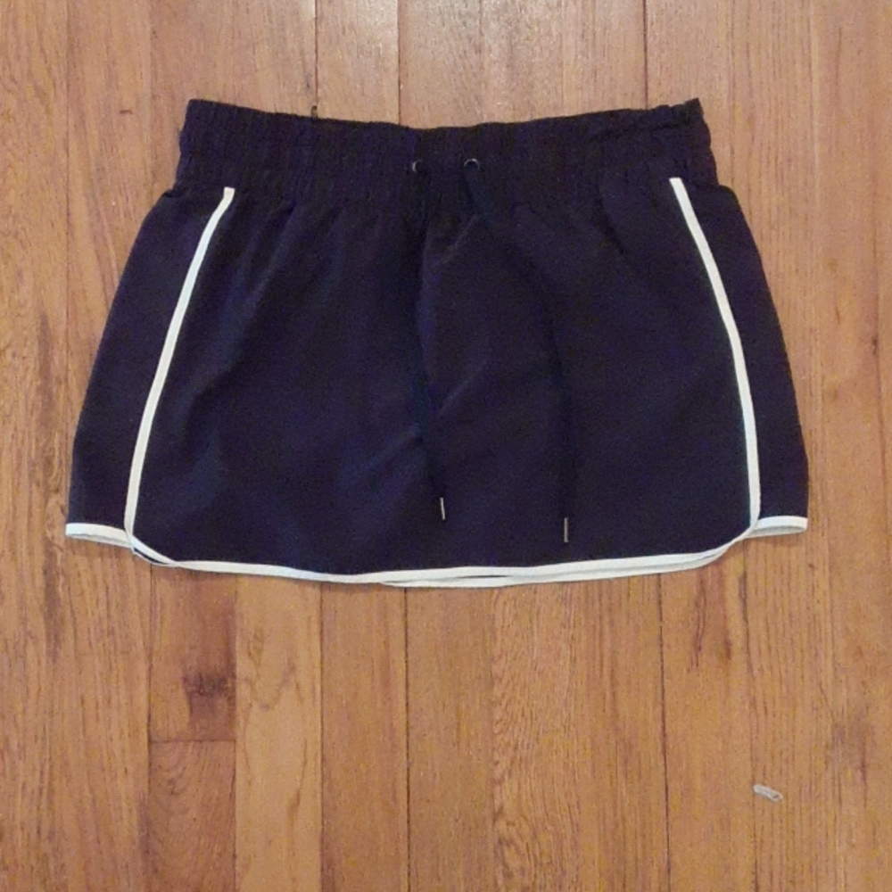 GAP Fit Black Skort Size Small